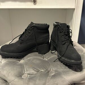 Timberland A2CJT Kinsley heeled ankle boot size 9. Only worn once.